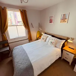 https://hendon-street-beach-huts.brighton-hotels-england.com