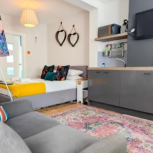 https://abode-studio-i-great-neighbourhood.brighton-hotels-england.com